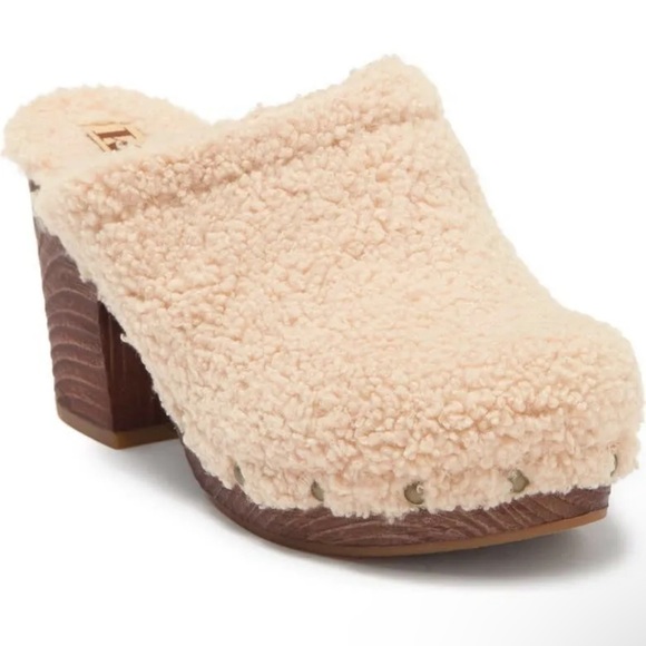 Kork-Ease Shoes - Korks by Kork-Ease Teddy Comfort Faux Shearling Natural Clogs Women’s Size 11
